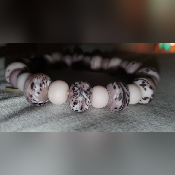 Purple Lampwork Glass Beaded Stretch Bracelet Handmade - Picture 4 of 8